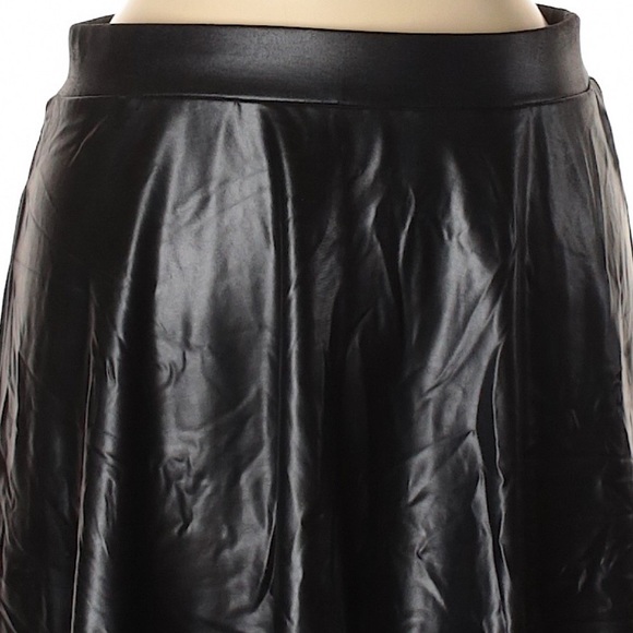 Joe B by Joe Benbasset Black Stretch Mini Skirt - Picture 4 of 8